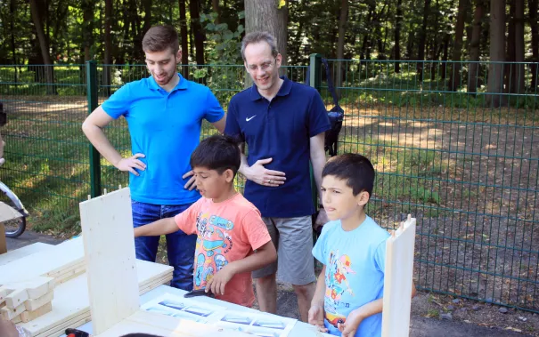Kinderspielzeug-fuer-Fluechtlinge_FBEMT_20160719_Foto-Flessing_img_7611.jpg (DE)