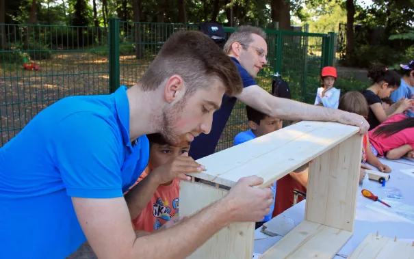 Kinderspielzeug-fuer-Fluechtlinge_FBEMT_20160719_Foto-Flessing_img_7617.jpg (DE)
