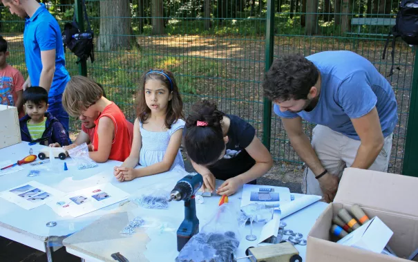 Kinderspielzeug-fuer-Fluechtlinge_FBEMT_20160719_Foto-Flessing_img_7638.jpg (DE)