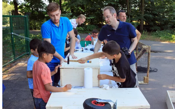 Kinderspielzeug-fuer-Fluechtlinge_FBEMT_20160719_Foto-Flessing_img_7670.jpg (DE)