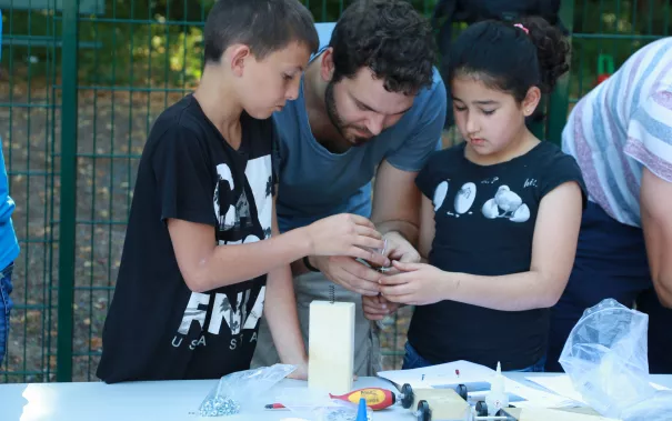 Kinderspielzeug-fuer-Fluechtlinge_FBEMT_20160719_Foto-Reith_img_8097.jpg (DE)