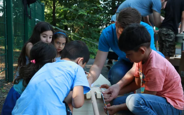 Kinderspielzeug-fuer-Fluechtlinge_FBEMT_20160719_Foto-Reith_img_8104.jpg (DE)