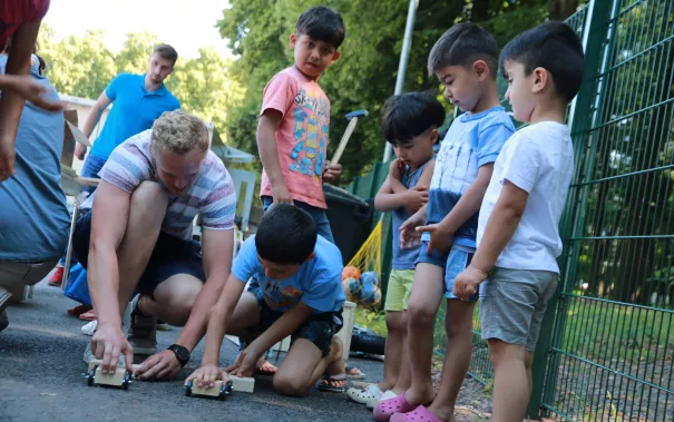Kinderspielzeug-fuer-Fluechtlinge_FBEMT_20160719_Foto-Reith_img_8114.jpg (DE)