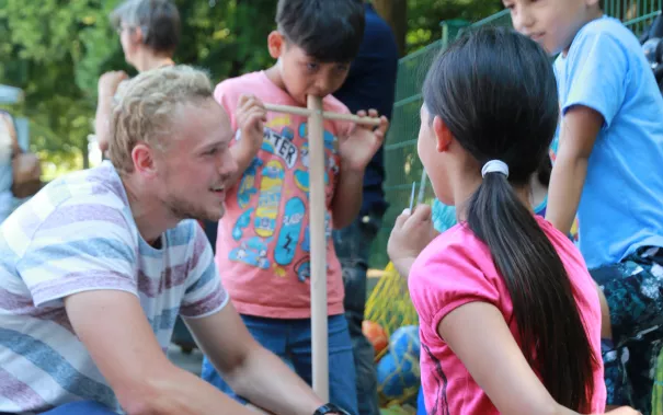 Kinderspielzeug-fuer-Fluechtlinge_FBEMT_20160719_Foto-Reith_img_8119.jpg (DE)