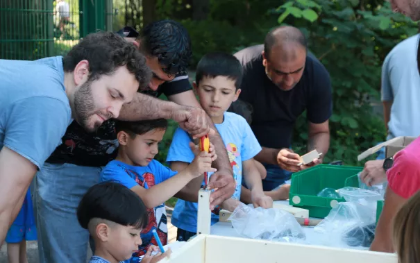 Kinderspielzeug-fuer-Fluechtlinge_FBEMT_20160719_Foto-Reith_img_8126.jpg (DE)