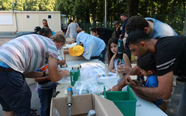 Kinderspielzeug-fuer-Fluechtlinge_FBEMT_20160719_Foto-Reith_img_8137.jpg (DE)
