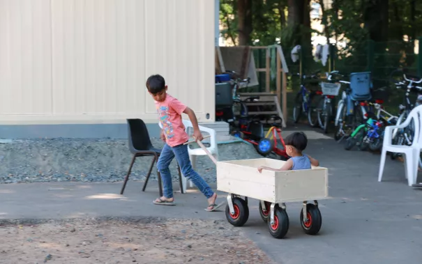 Kinderspielzeug-fuer-Fluechtlinge_FBEMT_20160719_Foto-Reith_img_8148.jpg (DE)