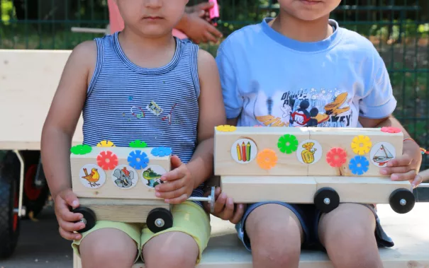 Kinderspielzeug-fuer-Fluechtlinge_FBEMT_20160719_Foto-Reith_img_8153.jpg (DE)