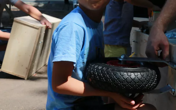 Kinderspielzeug-fuer-Fluechtlinge_FBEMT_20160719_Foto-Reith_img_8162.jpg (DE)