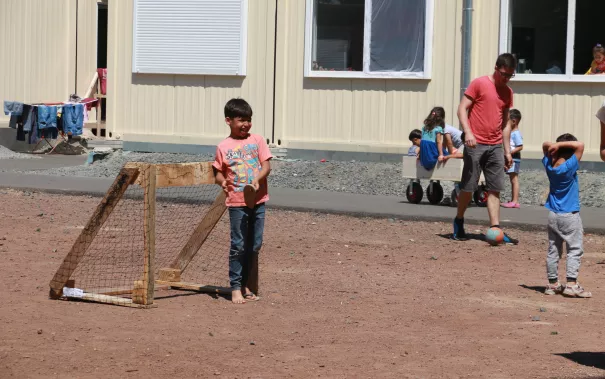 Kinderspielzeug-fuer-Fluechtlinge_FBEMT_20160719_Foto-Reith_img_8165.jpg (DE)