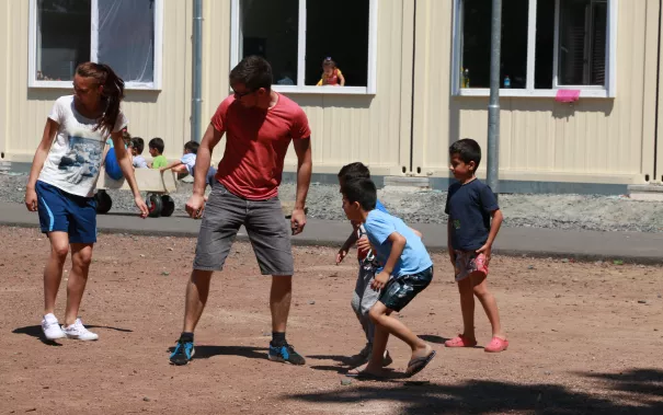 Kinderspielzeug-fuer-Fluechtlinge_FBEMT_20160719_Foto-Reith_img_8166.jpg (DE)