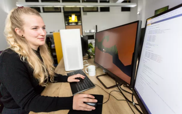 informatik_game_studio_sta_20220426_foto_eric_lichtenscheidt_14_fs22.jpg (DE)