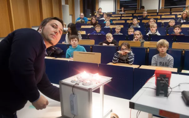 kinderuni-photovoltaik_72_eva_tritschler_20161124_4041.jpg (DE)