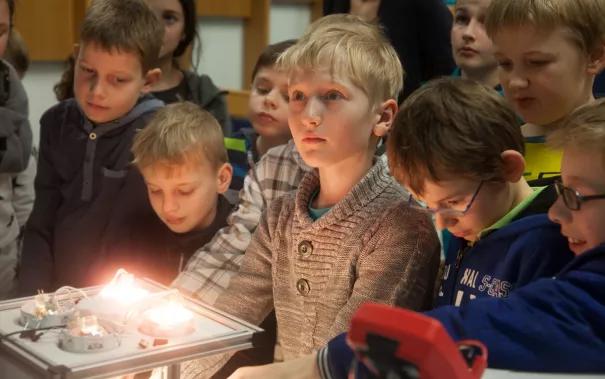 kinderuni-photovoltaik_72_eva_tritschler_20161124_4061.jpg (DE)