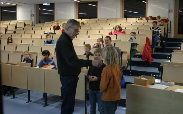 kinderuni_04-12-2014_korol_foto_c._pesch_img_0209.jpg (DE)