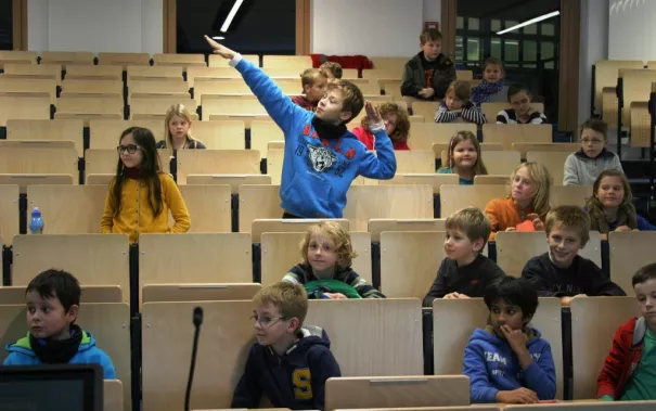 kinderuni_04-12-2014_korol_foto_c._pesch_img_0215.jpg (DE)