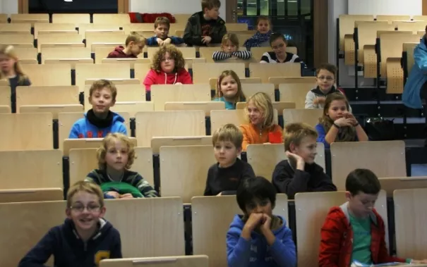 kinderuni_04-12-2014_korol_foto_c._pesch_img_0216.jpg (DE)