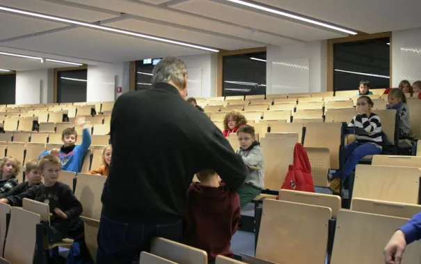 kinderuni_04-12-2014_korol_foto_c._pesch_img_0226.jpg (DE)