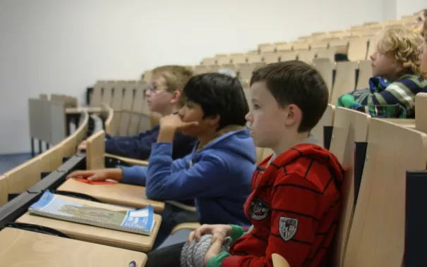 kinderuni_04-12-2014_korol_foto_c._pesch_img_0235.jpg (DE)