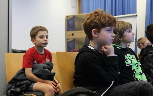 kinderuni_computergrafik_erleben_hinkenjann_ivc_sta_20151112_foto_j._kuestenmacher_img_892404.jpg (DE)