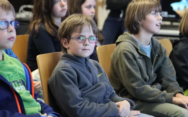 kinderuni_computergrafik_erleben_hinkenjann_ivc_sta_20151112_foto_j._kuestenmacher_img_892407.jpg (DE)