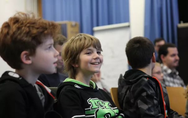 kinderuni_computergrafik_erleben_hinkenjann_ivc_sta_20151112_foto_j._kuestenmacher_img_892412.jpg (DE)