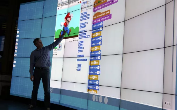 kinderuni_computergrafik_erleben_hinkenjann_ivc_sta_20151112_foto_j._kuestenmacher_img_892414.jpg (DE)