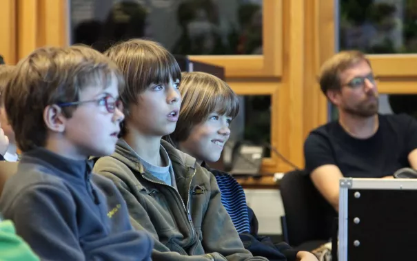 kinderuni_computergrafik_erleben_hinkenjann_ivc_sta_20151112_foto_j._kuestenmacher_img_892415.jpg (DE)