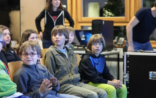 kinderuni_computergrafik_erleben_hinkenjann_ivc_sta_20151112_foto_j._kuestenmacher_img_892417.jpg (DE)