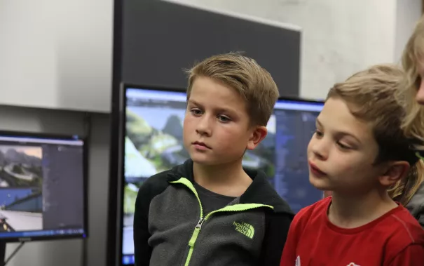 kinderuni_computergrafik_erleben_hinkenjann_ivc_sta_20151112_foto_j._kuestenmacher_img_892425.jpg (DE)
