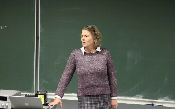 kinderuni_good_vibrations_gross_sta_20181129_foto_juri_kuestenmacher_12.jpg (DE)
