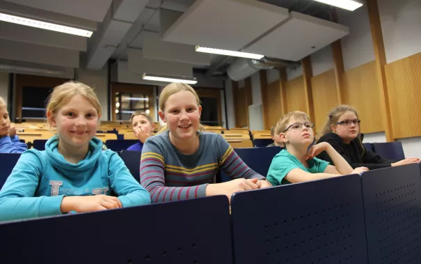 kinderuni_good_vibrations_gross_sta_20181129_foto_juri_kuestenmacher_39.jpg (DE)