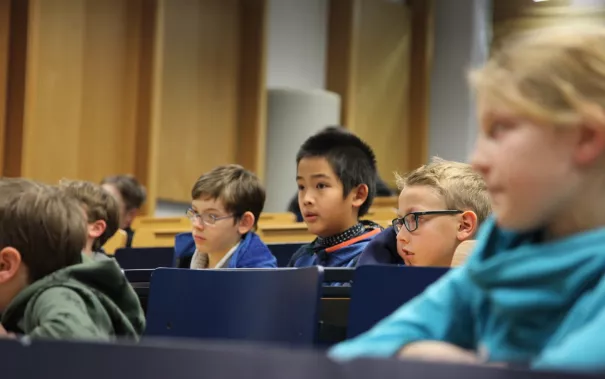 kinderuni_good_vibrations_gross_sta_20181129_foto_juri_kuestenmacher_43.jpg (DE)