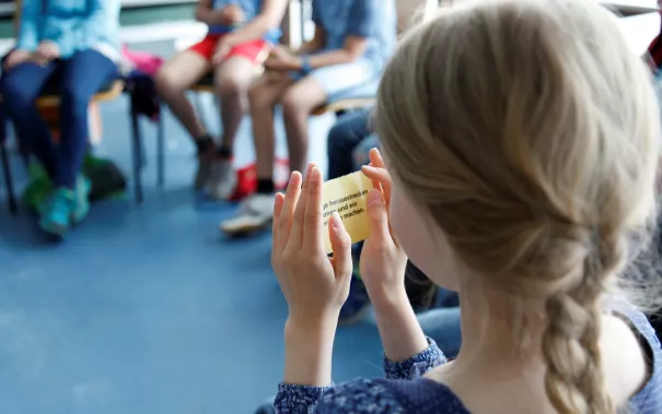 kinderuni_kopfschuetteln_rhb_20180426_foto_c._pesch_04.jpg (DE)