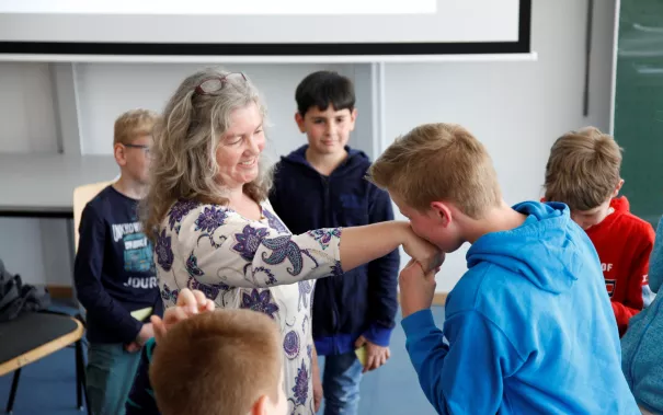 kinderuni_kopfschuetteln_rhb_20180426_foto_c._pesch_17.jpg (DE)