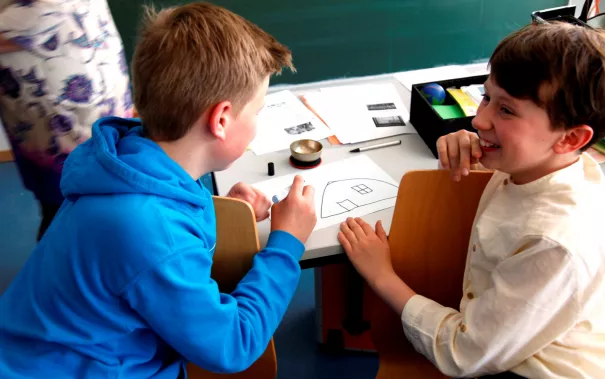 kinderuni_kopfschuetteln_rhb_20180426_foto_c._pesch_23.jpg (DE)