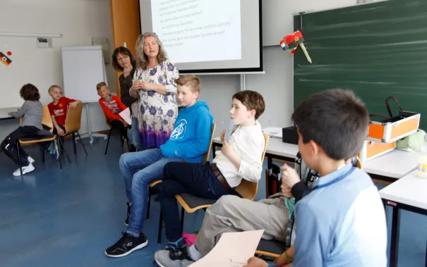 kinderuni_kopfschuetteln_rhb_20180426_foto_c._pesch_28.jpg (DE)