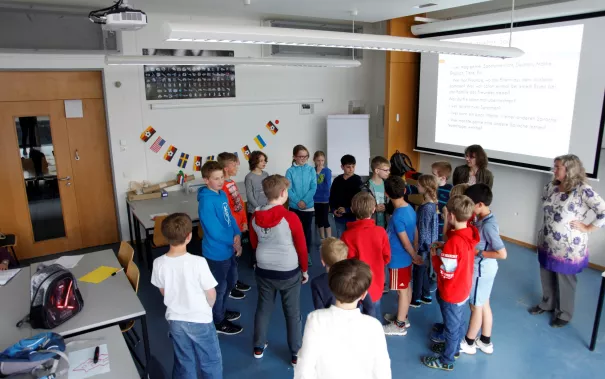 kinderuni_kopfschuetteln_rhb_20180426_foto_c._pesch_32.jpg (DE)