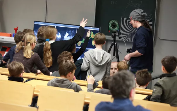 kinderuni_licht_norbert_jung_sta_20170126_foto_e._tritschler_img_5006.jpg (DE)