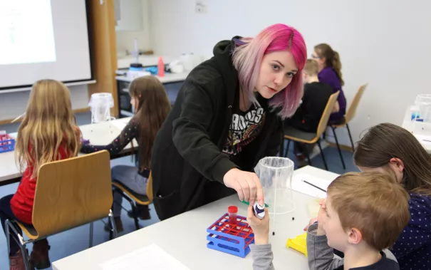 kinderuni_rhb_zahlen_jaeger_20190221_foto_c._pesch_29.jpg (DE)