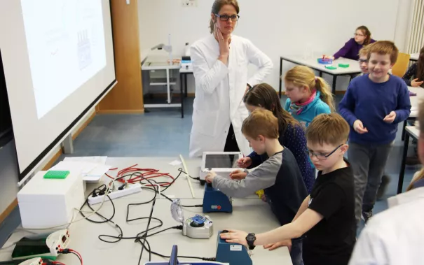 kinderuni_rhb_zahlen_jaeger_20190221_foto_c._pesch_45.jpg (DE)