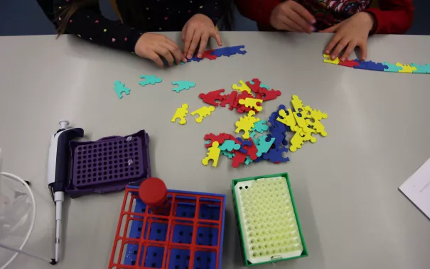 kinderuni_rhb_zahlen_jaeger_20190221_foto_c._pesch_54.jpg (DE)
