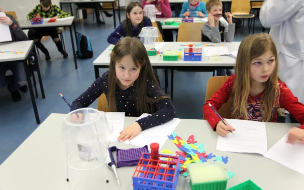 kinderuni_rhb_zahlen_jaeger_20190221_foto_c._pesch_69.jpg (DE)