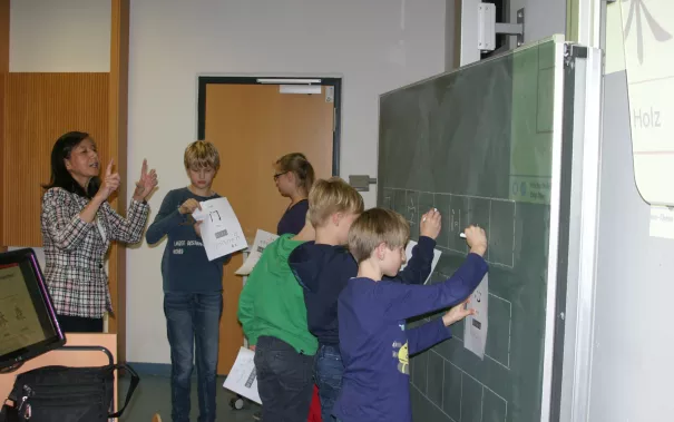 kinderuni_sta_chinesisch_23.11.17_24.jpg (DE)