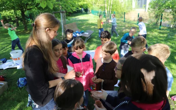 kinderuni_sta_gaertnern_umweltschutz_20220428_foto_juri_kuestenmacher_089.jpg (DE)