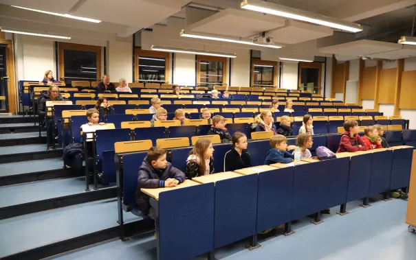 kinderuni_sta_good_vibrations_iris_gross_st_20191128_foto_caro_pesch_02.jpg (DE)