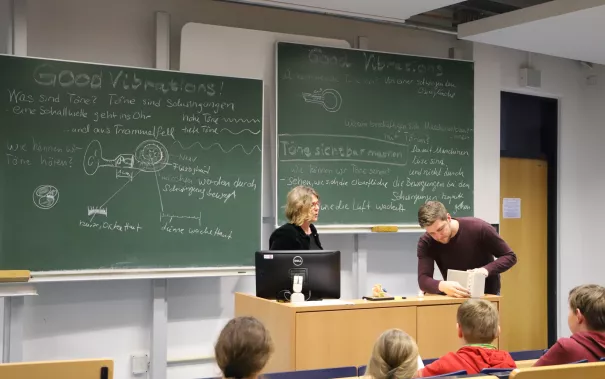 kinderuni_sta_good_vibrations_iris_gross_st_20191128_foto_caro_pesch_15.jpg (DE)