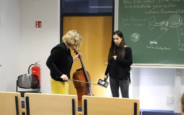 kinderuni_sta_good_vibrations_iris_gross_st_20191128_foto_caro_pesch_17.jpg (DE)