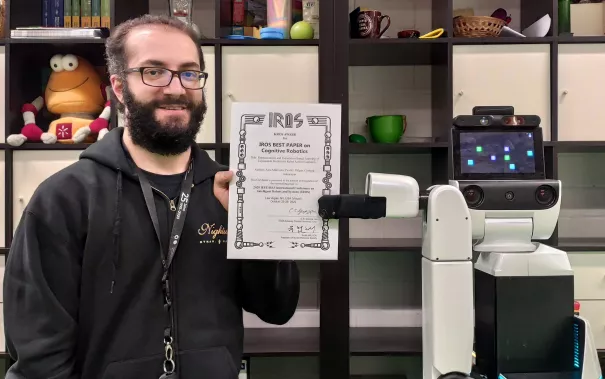 mitrevski-alex_iros_2020_best_paper_award_2020-11-07_foto_alex_mitrevski.jpg (DE)