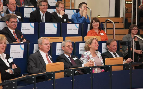 15-jahrfeier-an-der-hochschule-bonn-rhein-sieg_7.jpg (DE)